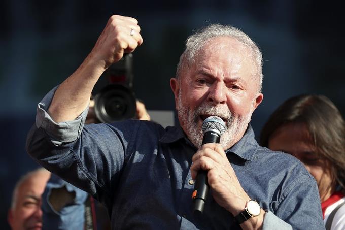  Lula llama a derrotar a Bolsonaro para “recuperar la democracia” brasileña