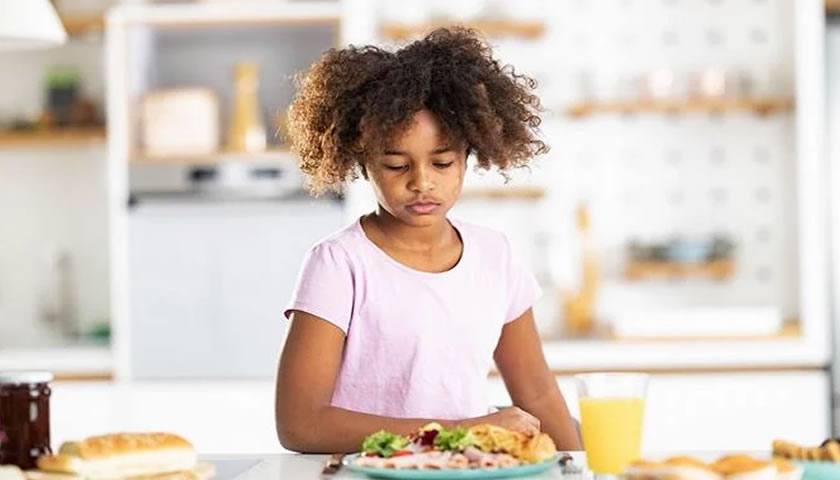  Saltarse el desayuno podría aumentar la probabilidad de que niños y adolescentes tengan problemas de salud psicosocial