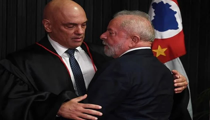  Lula y Bolsonaro coinciden en un acto institucional en primer día de campaña