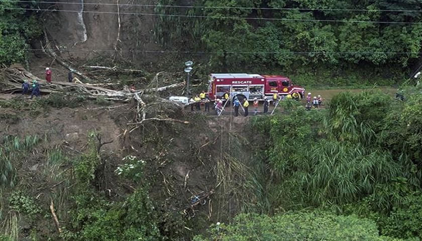  Nueve muertos tras caída de autobús a precipicio en Costa Rica