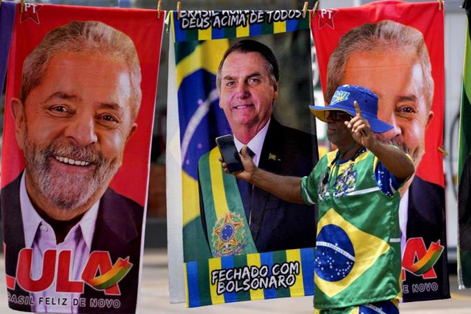  Bolsonaro apela al patriotismo y Lula ofrece “paz y justicia”