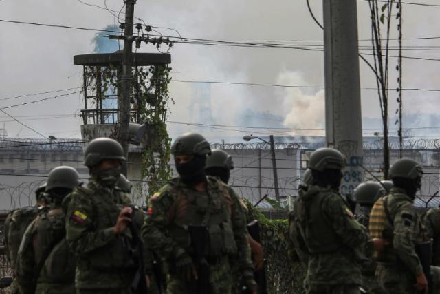  Nueva revuelta carcelaria en Ecuador deja 15 policías y militares heridos