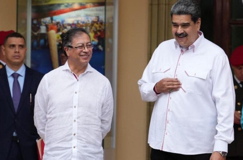  Petro y Maduro firman acuerdos moderados y simbólicos en su primer encuentro