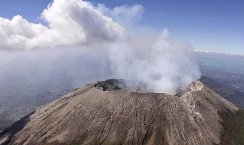  Emiten alerta de prevención en El Salvador por volcán