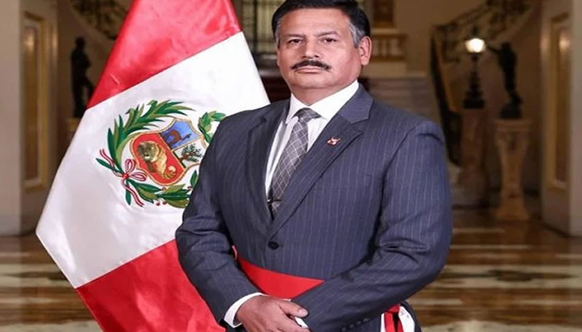  Renuncia el ministro de Defensa de Perú por “motivos personales”