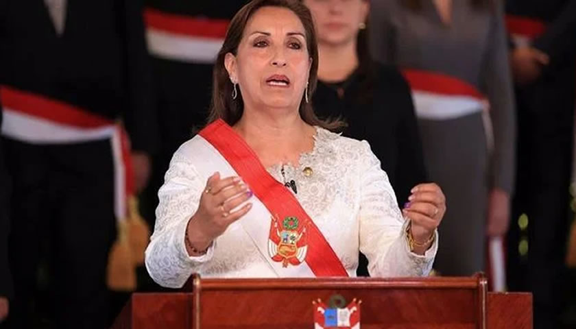  La presidenta de Perú destituye a su primer ministro y anuncia una reestructuración del gabinete