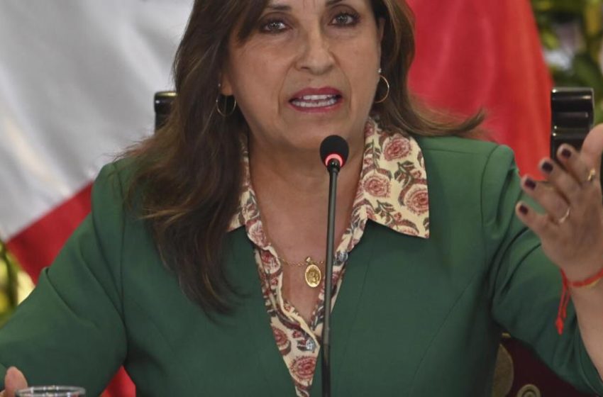  Presidenta Boluarte pide diálogo para poner fin a protestas en Perú