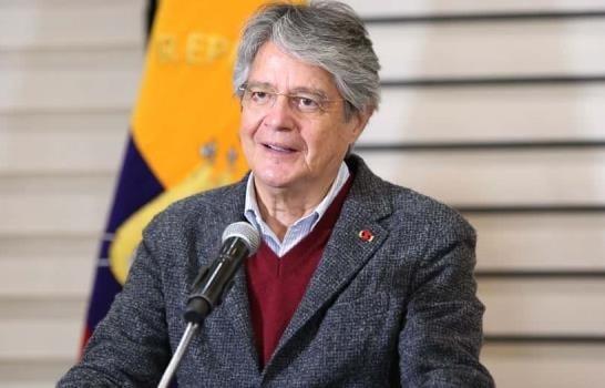  Presidente de Ecuador descabeza cúpula gobierno tras revés en urnas