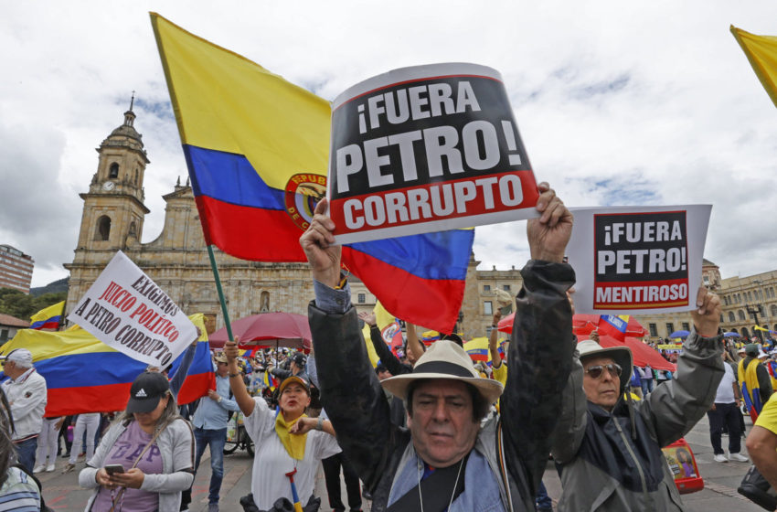  Al grito de “¡Fuera Petro!” los colombianos protestan contra el Gobierno