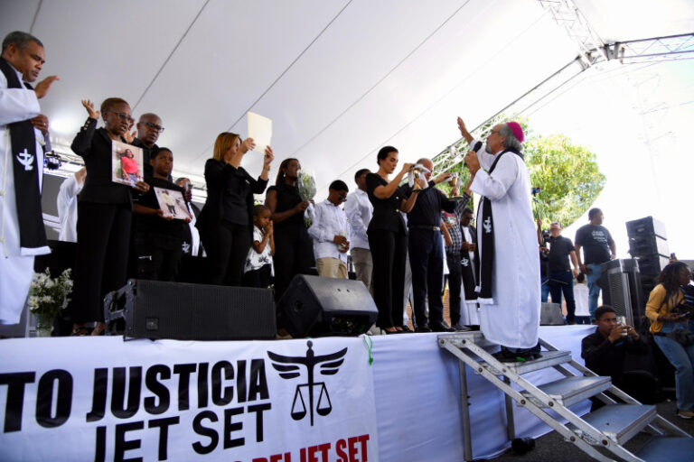 Padre Rogelio dice: “No vamos a pedir justicia, vamos a exigir justicia”,por trajedia del Jet Set
